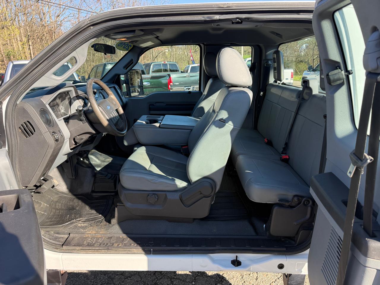 Ford F-250 SD XL SuperCab Long Bed 4WD 2016