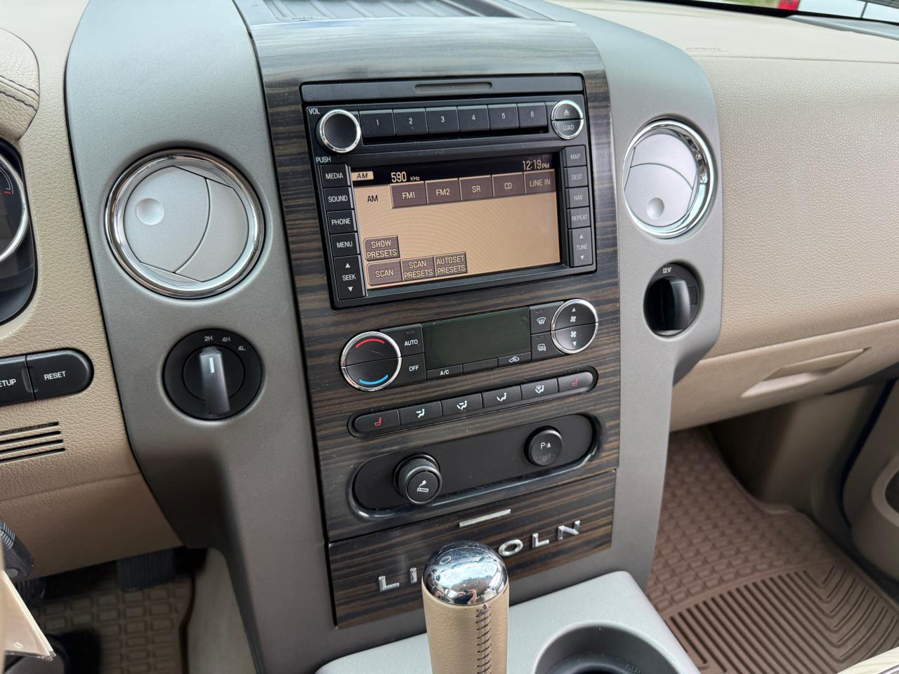 Lincoln Mark LT 4WD 2008