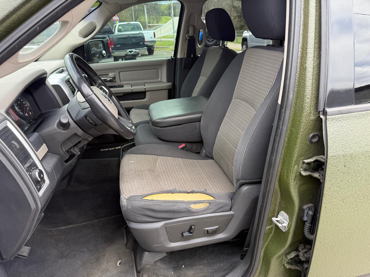 RAM 1500 SLT Crew Cab 4WD 2010