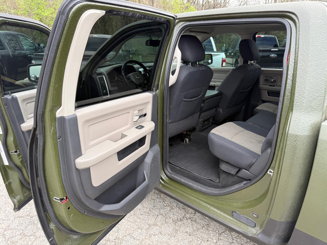 RAM 1500 SLT Crew Cab 4WD 2010