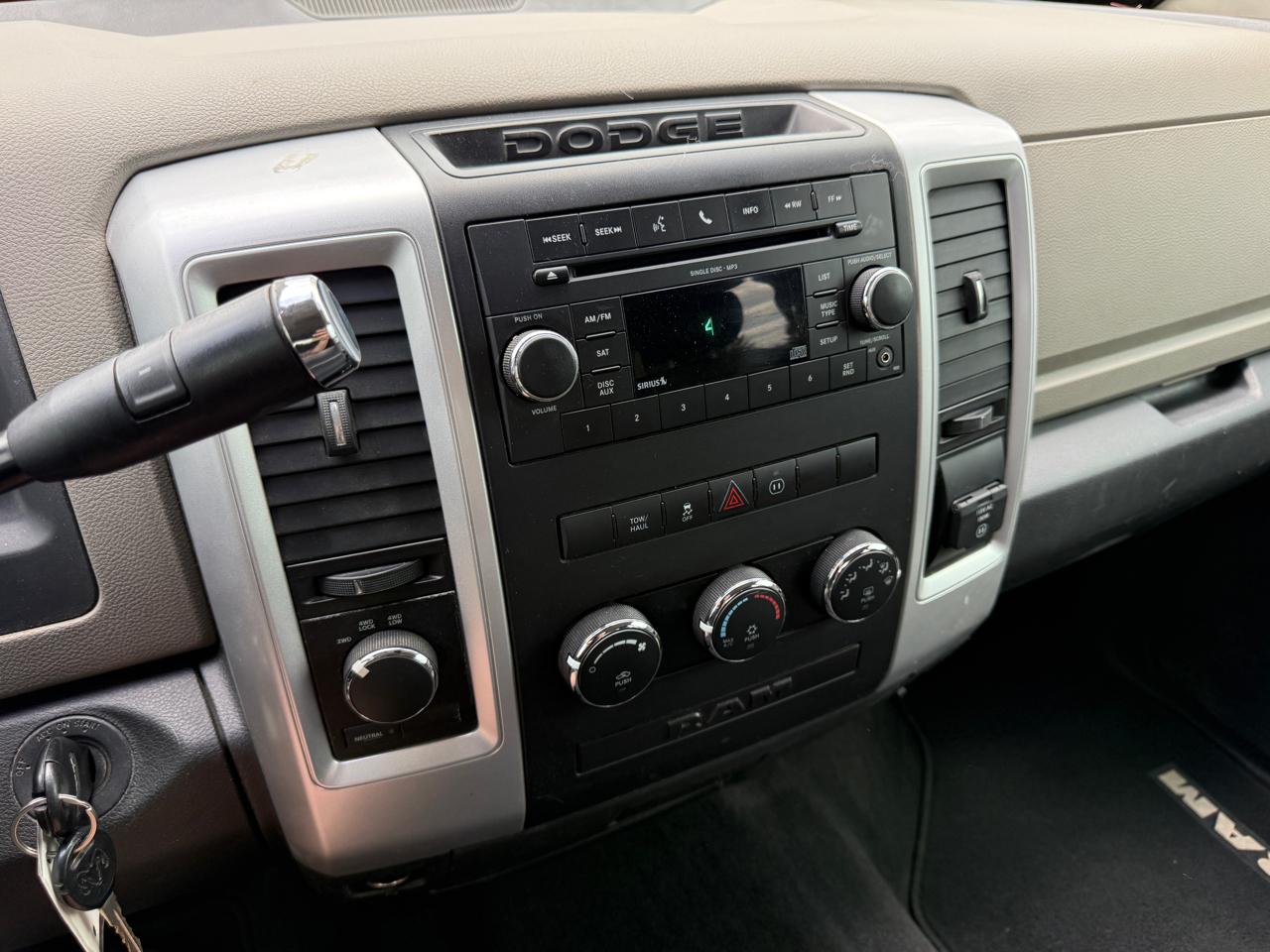 RAM 1500 SLT Crew Cab 4WD 2010