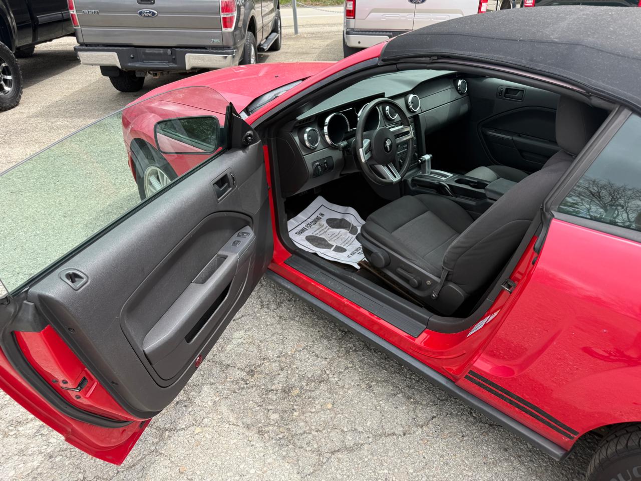 Ford Mustang V6 Deluxe Convertible 2006