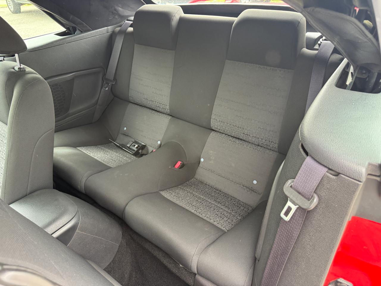 Ford Mustang V6 Deluxe Convertible 2006