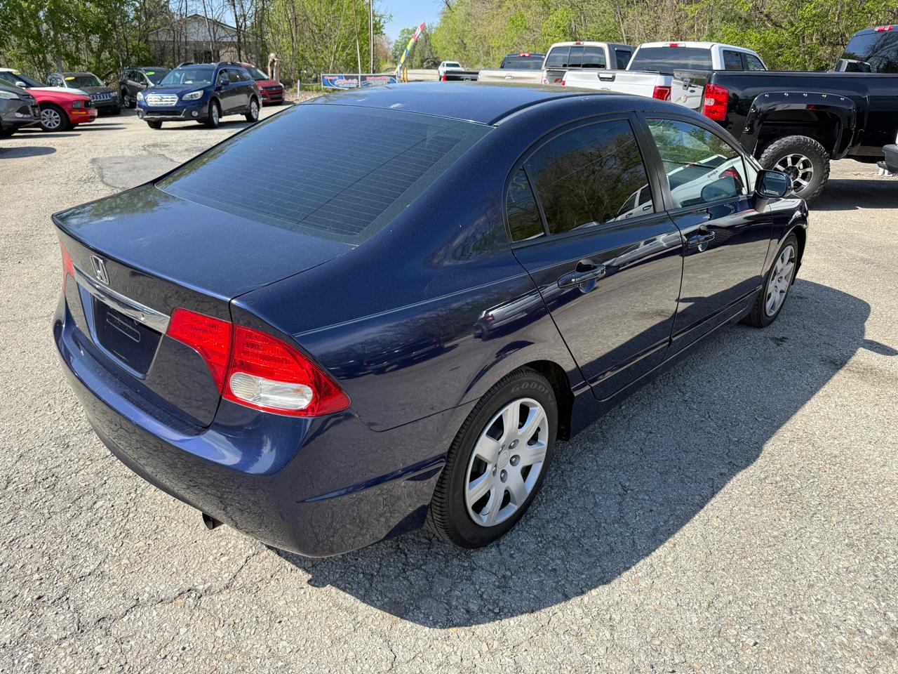 Honda Civic LX Sedan 5-Speed AT 2010