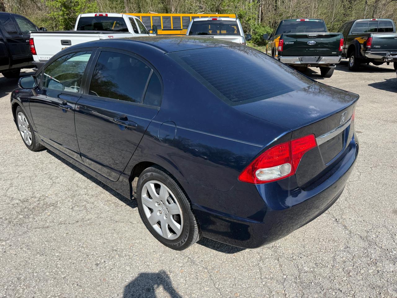 Honda Civic LX Sedan 5-Speed AT 2010