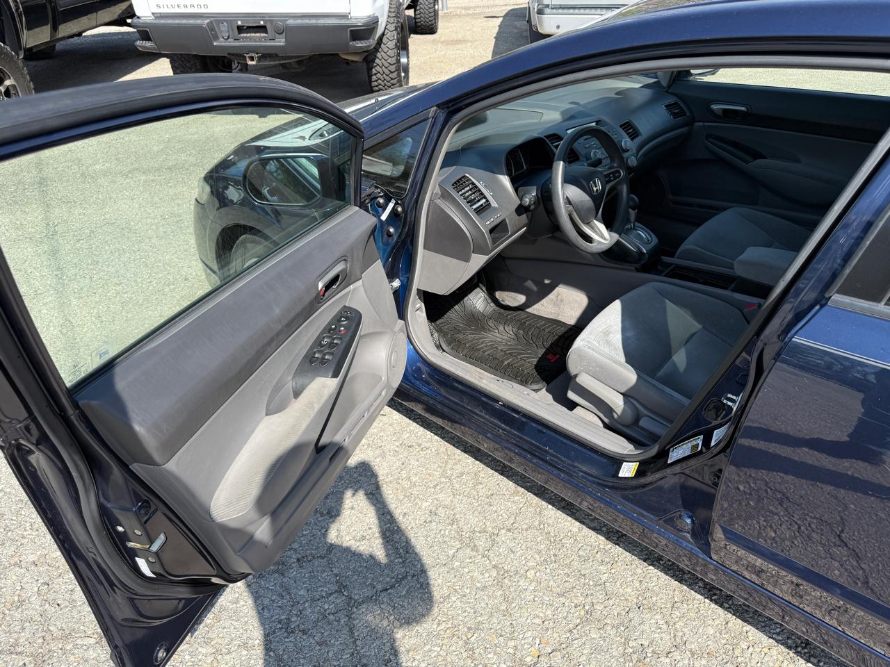 Honda Civic LX Sedan 5-Speed AT 2010