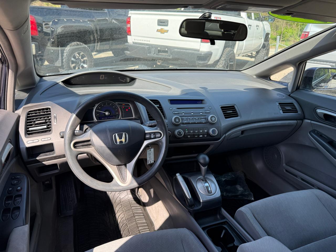 Honda Civic LX Sedan 5-Speed AT 2010
