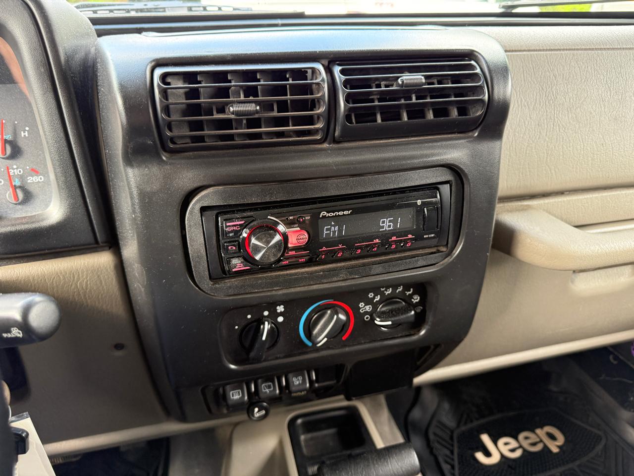 Jeep Wrangler Sahara 2004