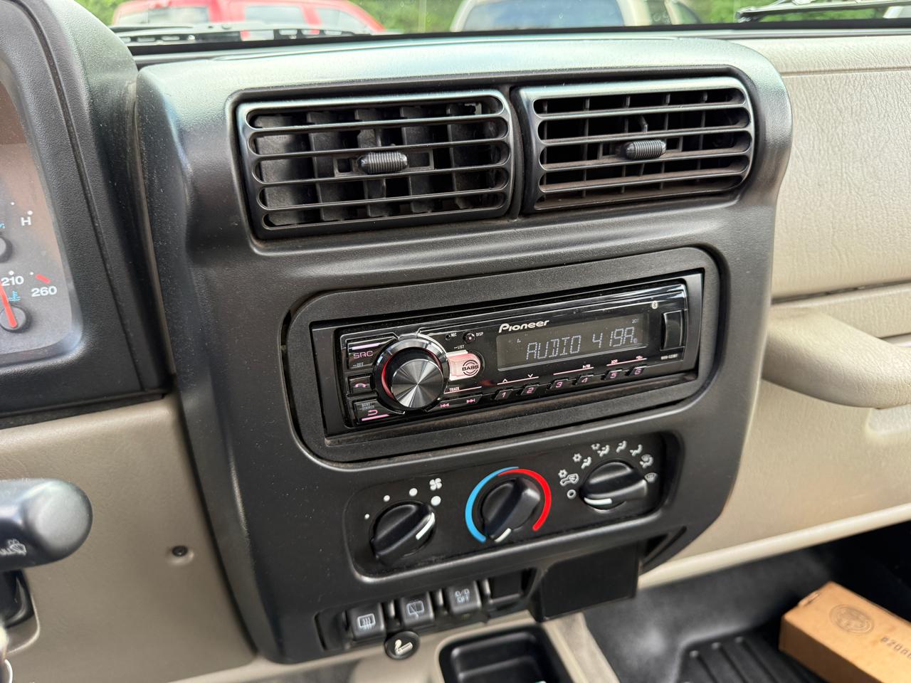 Jeep Wrangler Sahara 2004