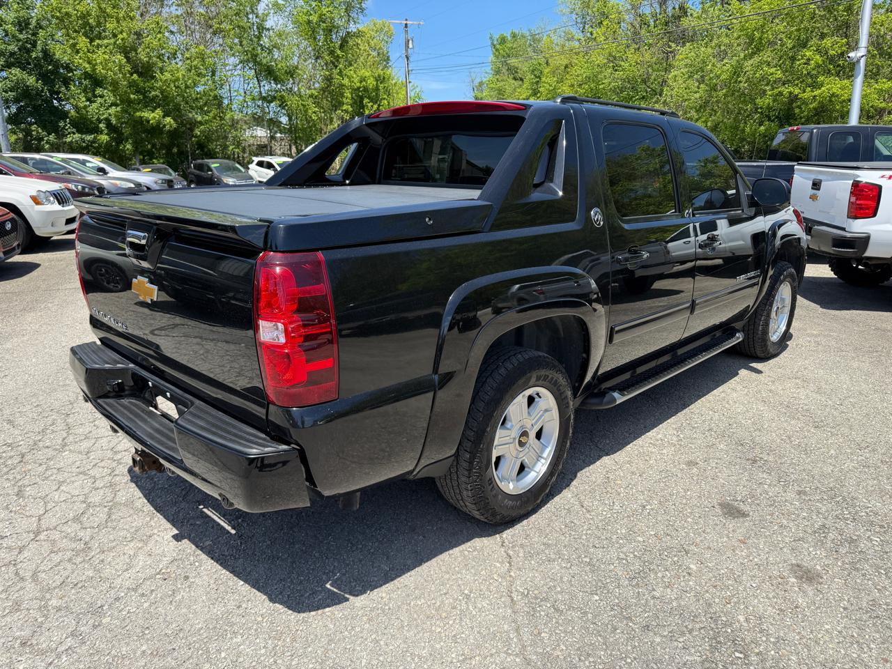 Chevrolet Avalanche  2013