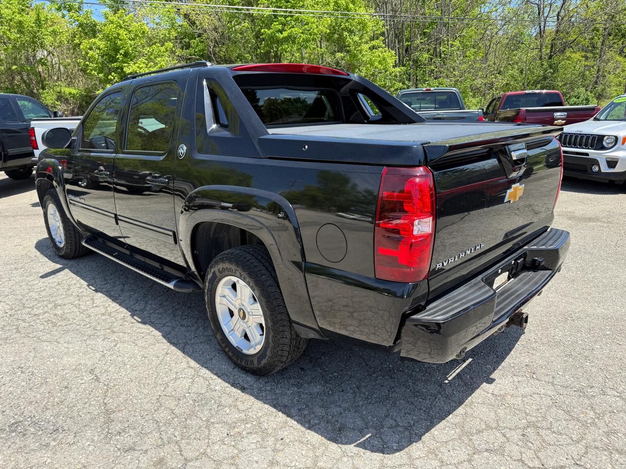 Chevrolet Avalanche  2013