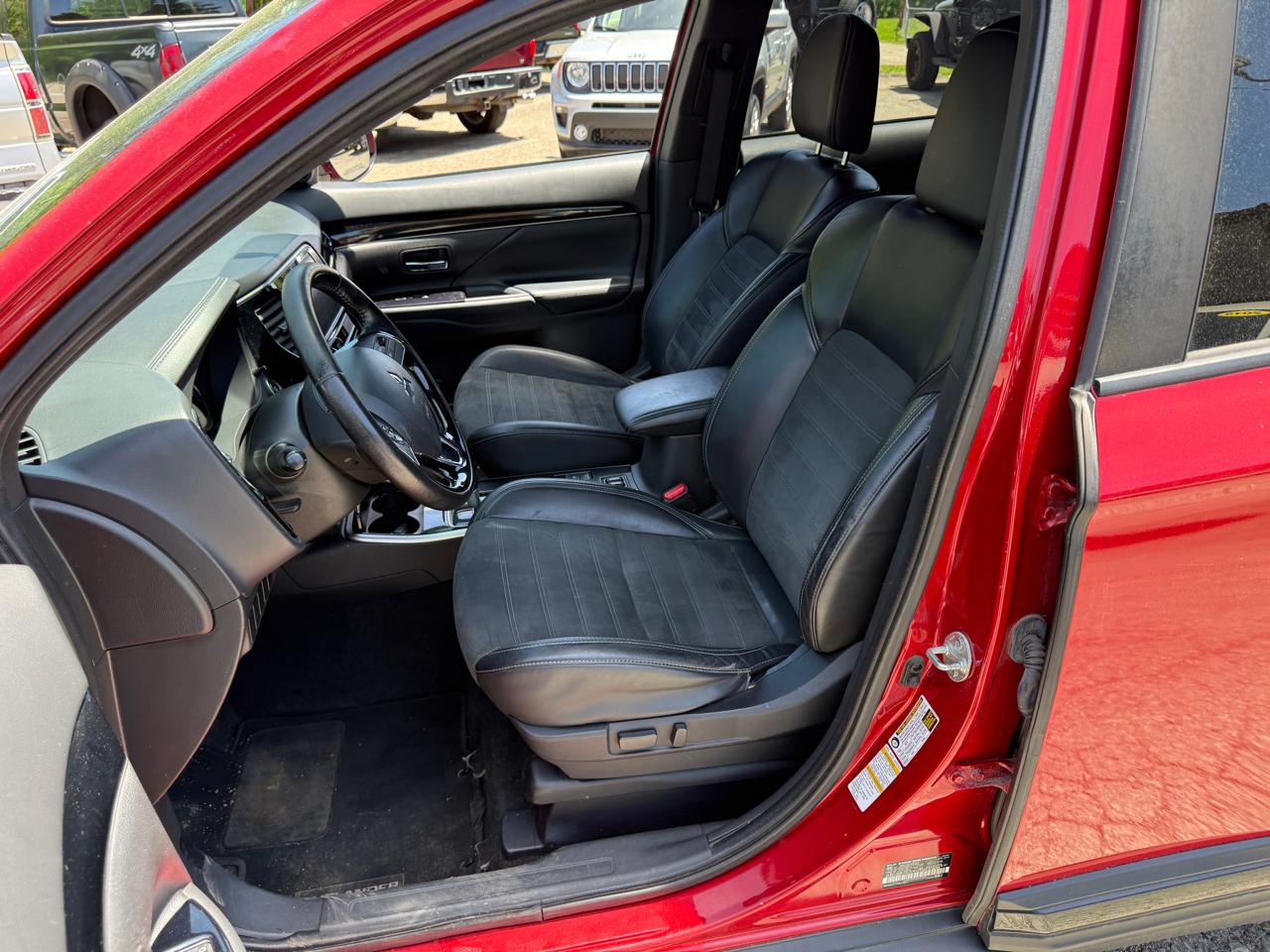 Mitsubishi Outlander LE 4D SUV AWD 2019