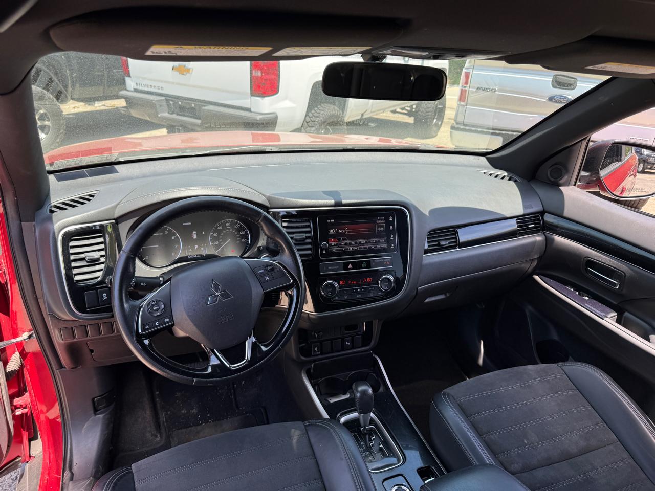 Mitsubishi Outlander LE 4D SUV AWD 2019