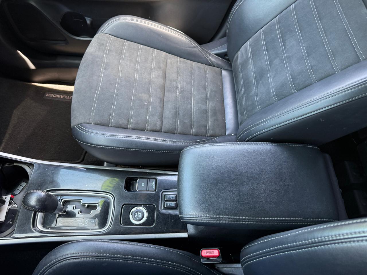 Mitsubishi Outlander LE 4D SUV AWD 2019
