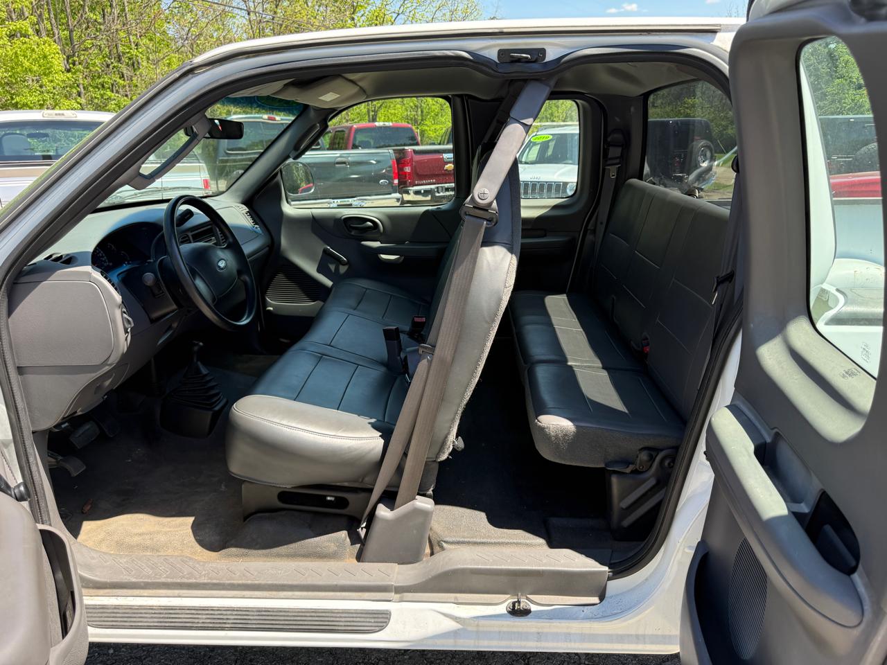 Ford F-150 XL SuperCab 4WD 2003