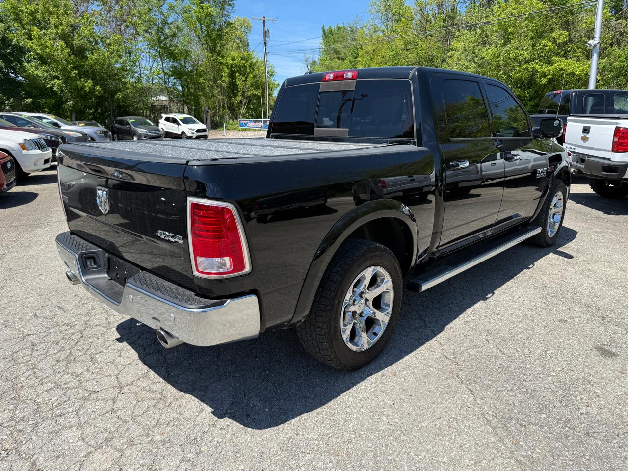 RAM 1500 Laramie Crew Cab SWB 4WD 2015