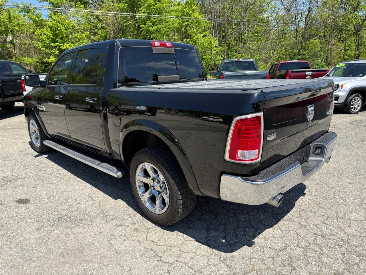 RAM 1500 Laramie Crew Cab SWB 4WD 2015