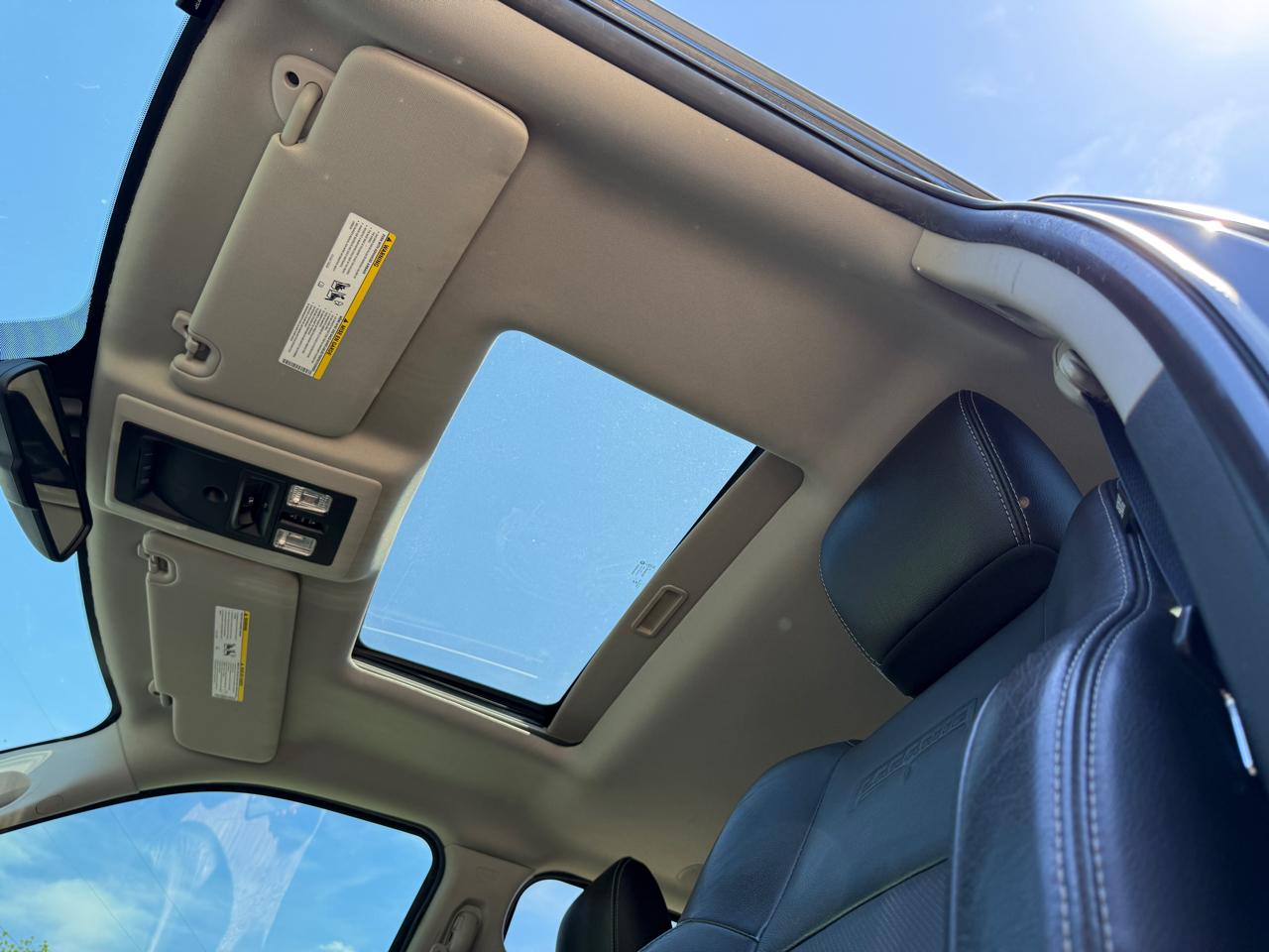 RAM 1500 Laramie Crew Cab SWB 4WD 2015