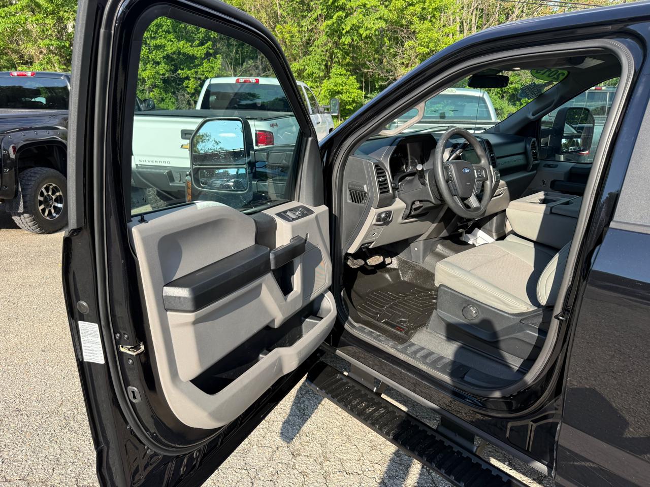Ford F-250 SD XL Crew Cab Long Bed 4WD 2019