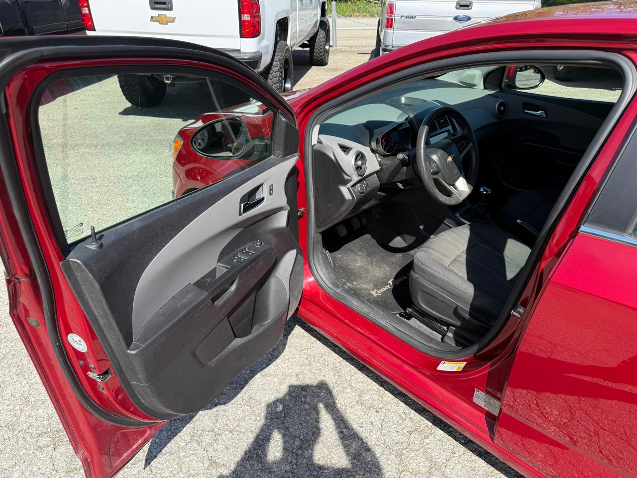 Chevrolet Sonic LT Manual Sedan 2015