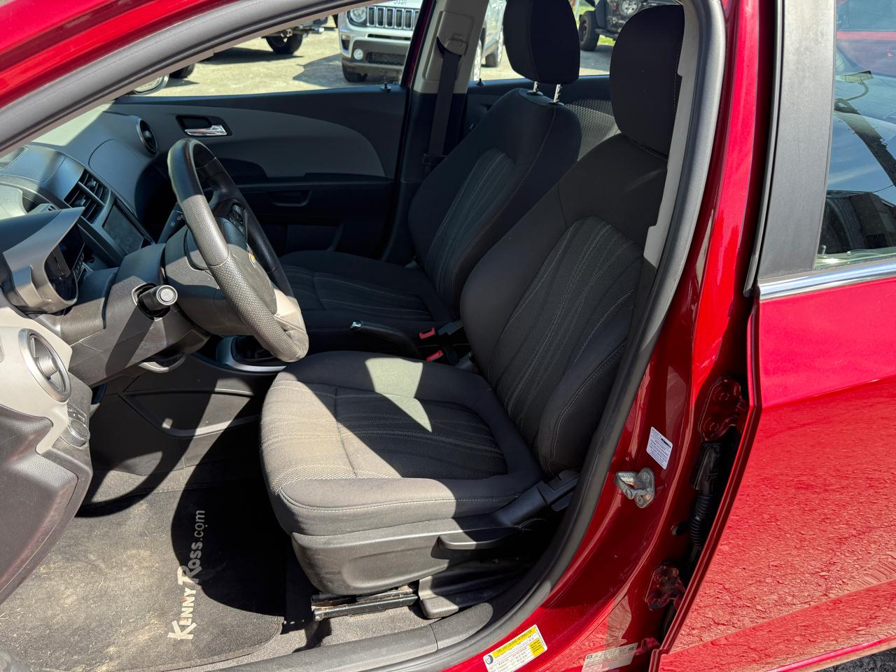 Chevrolet Sonic LT Manual Sedan 2015