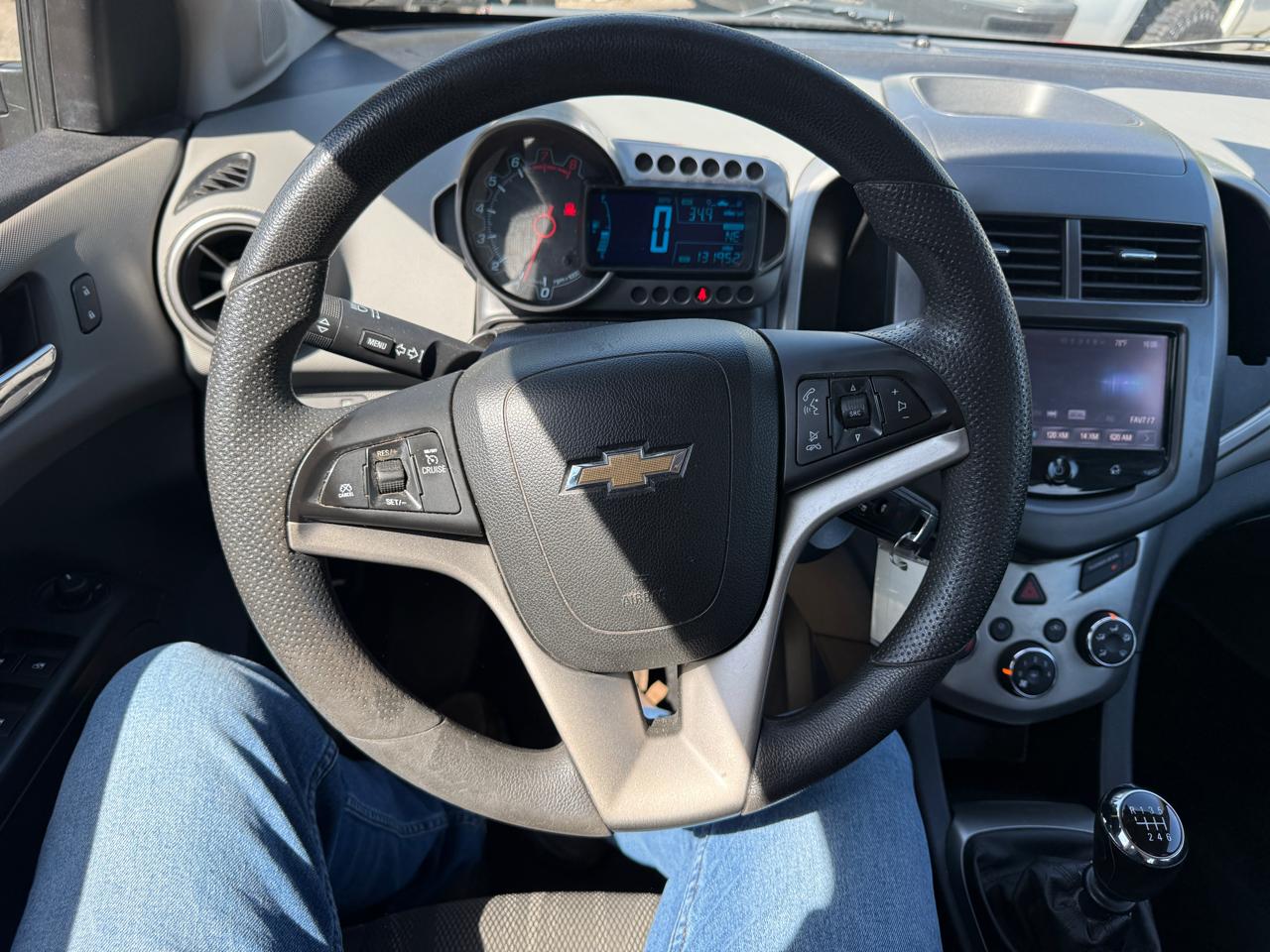 Chevrolet Sonic LT Manual Sedan 2015
