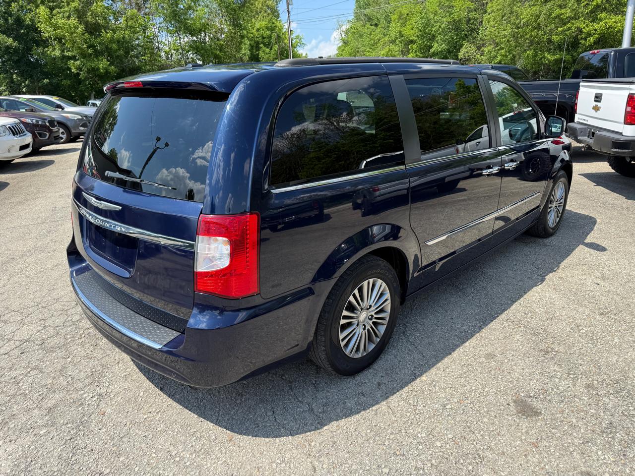 Chrysler Town & Country Touring-L 2014