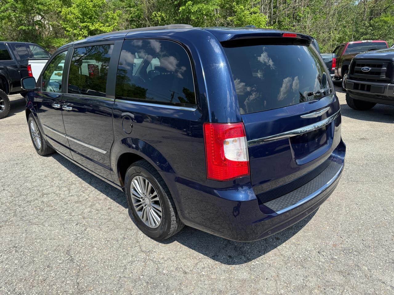 Chrysler Town & Country Touring-L 2014