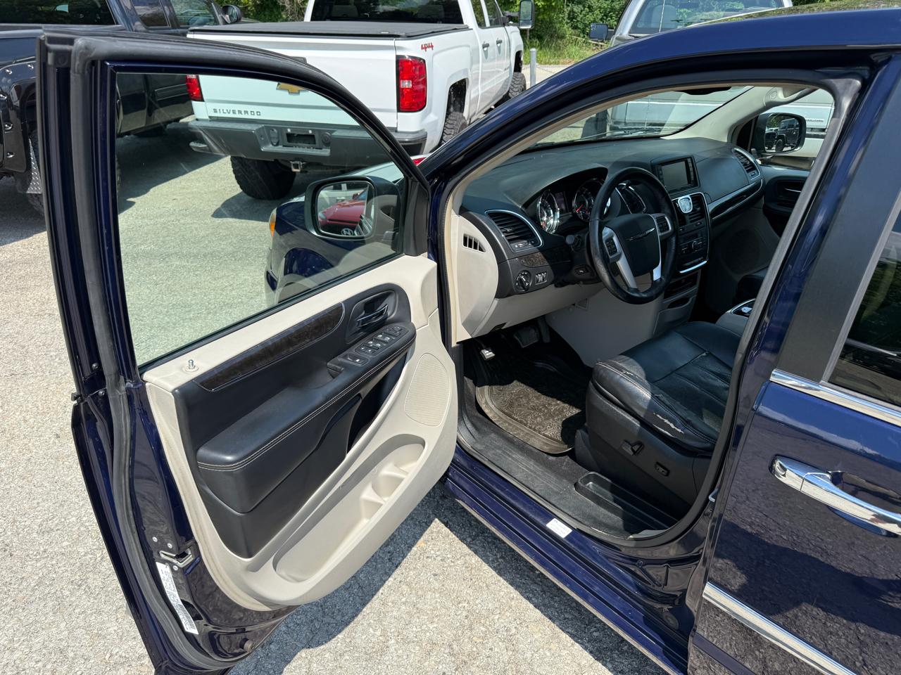 Chrysler Town & Country Touring-L 2014