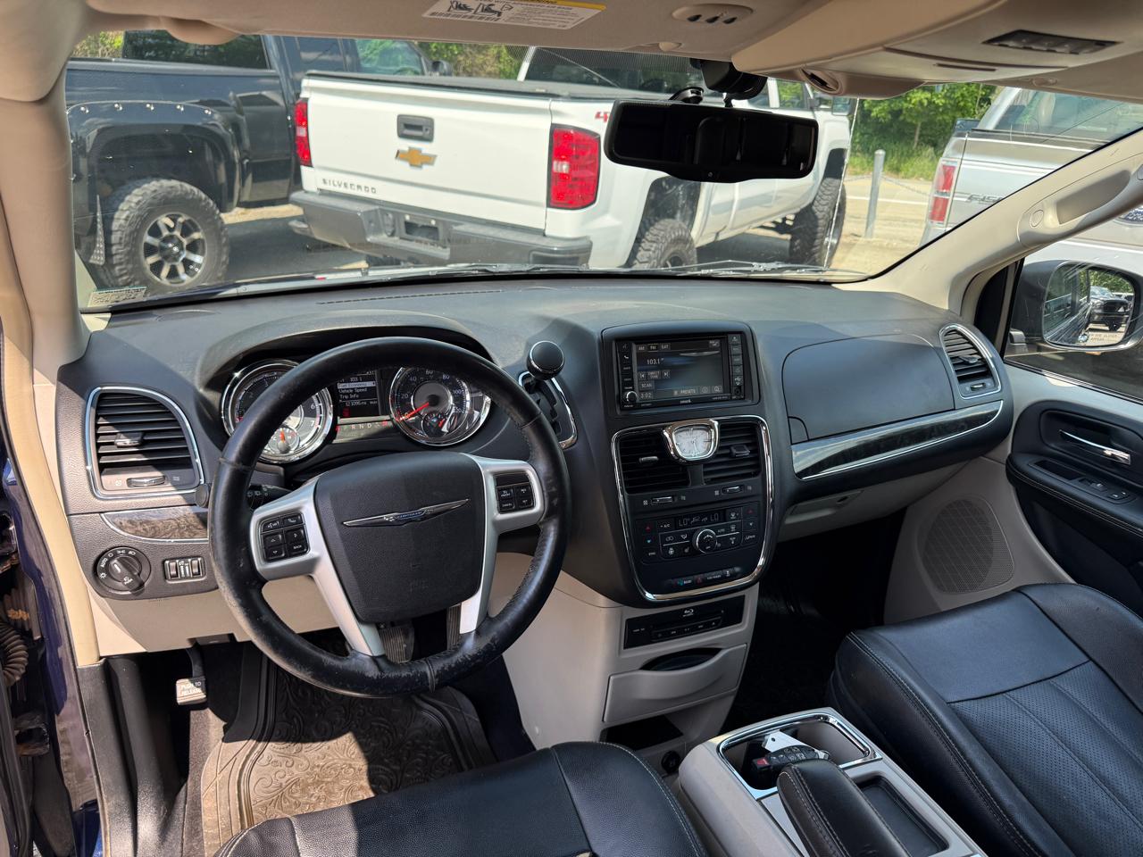 Chrysler Town & Country Touring-L 2014