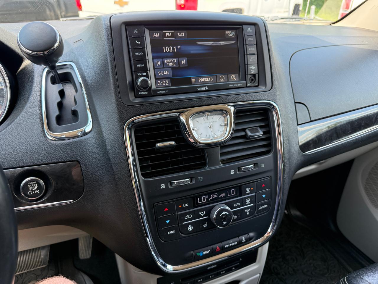Chrysler Town & Country Touring-L 2014
