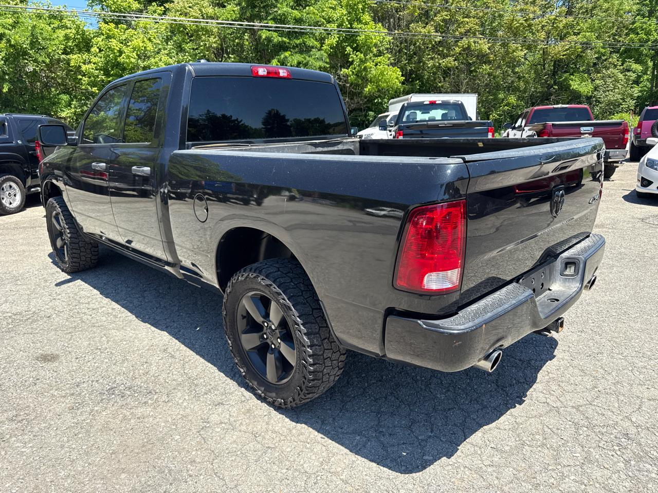 RAM 1500 Express 4x4 Quad Cab 6'4" Box 2015