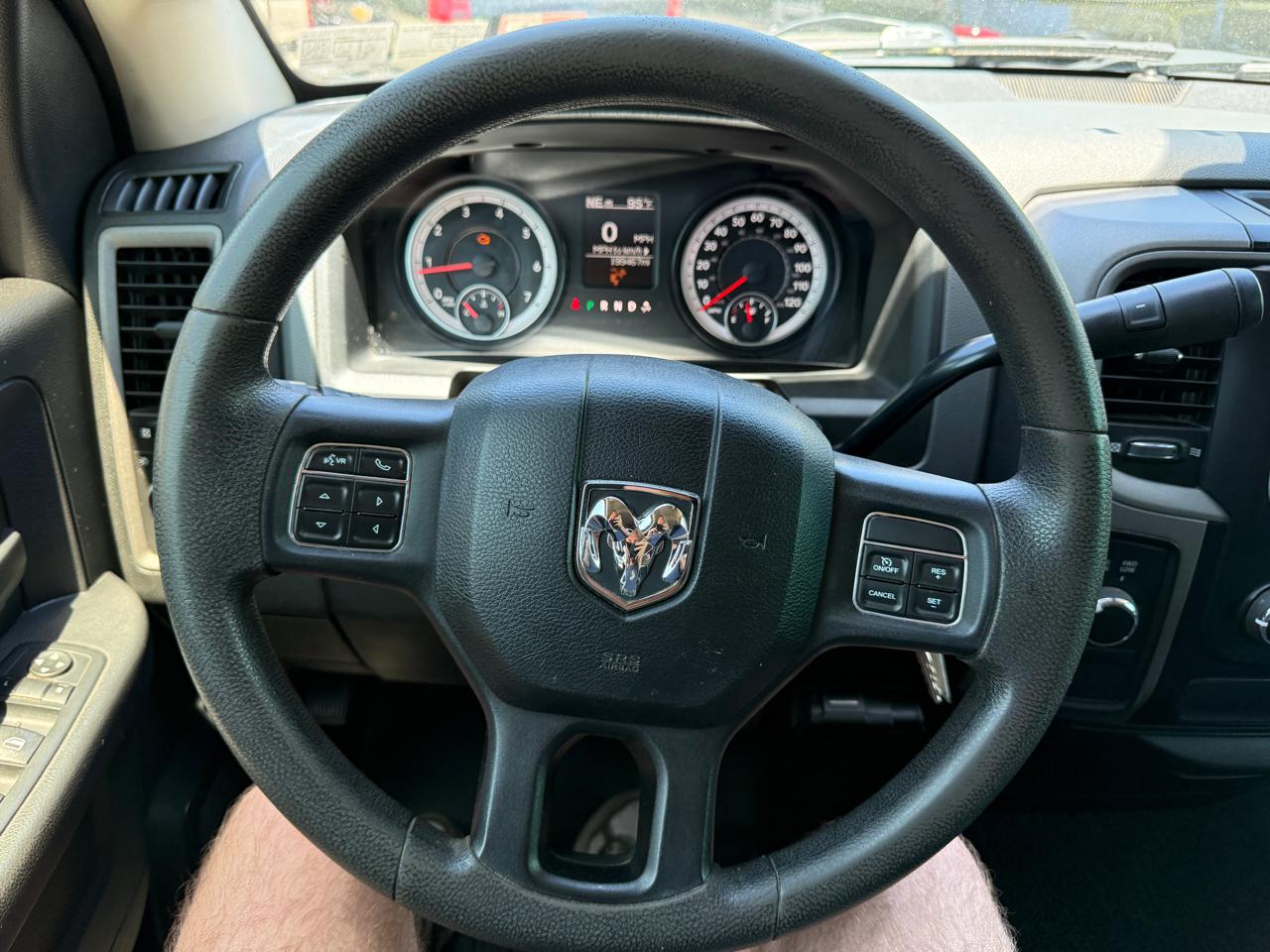RAM 1500 Express 4x4 Quad Cab 6'4" Box 2015