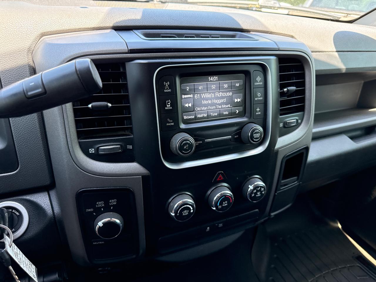 RAM 1500 Express 4x4 Quad Cab 6'4" Box 2015