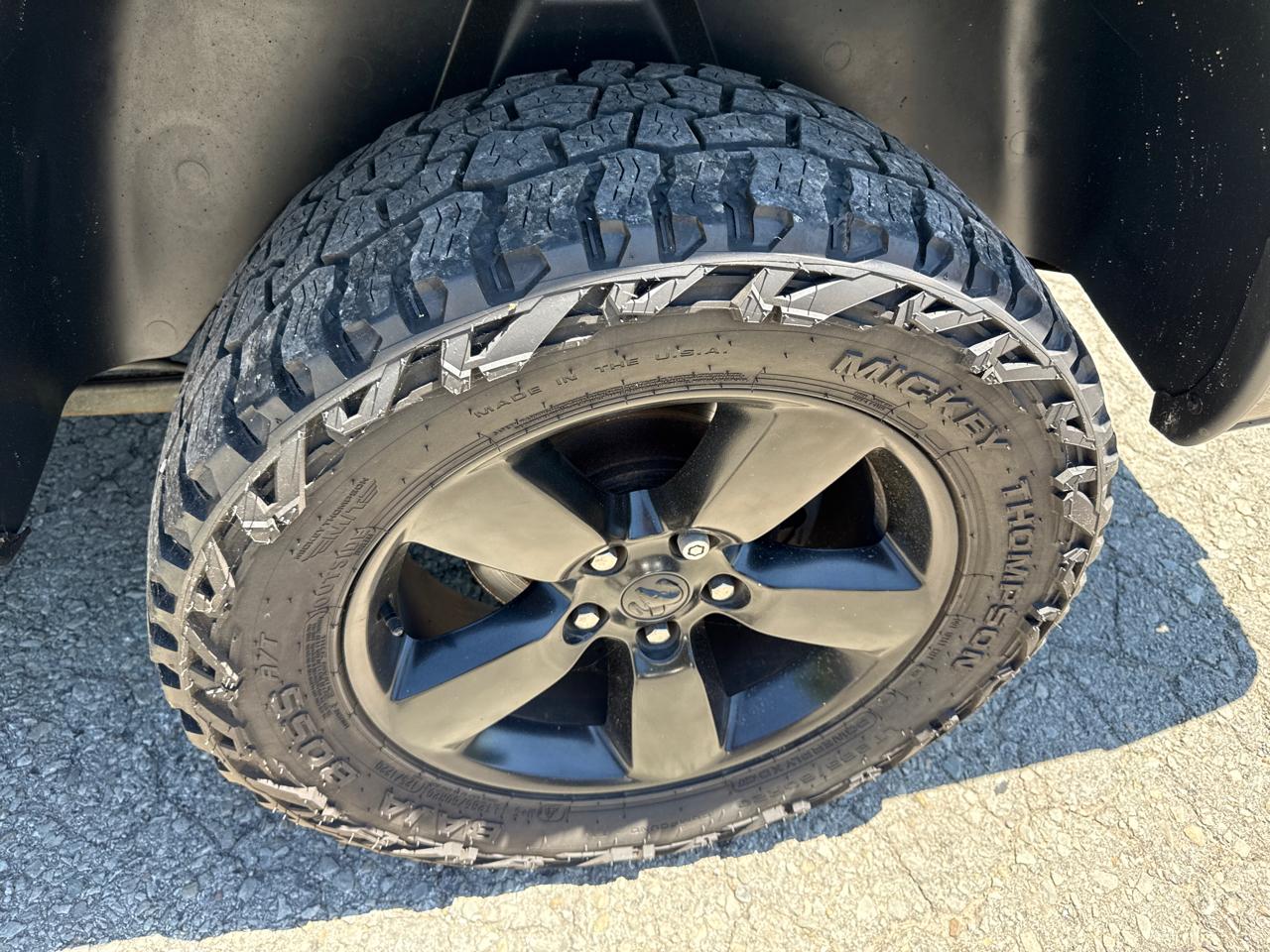 RAM 1500 Express 4x4 Quad Cab 6'4" Box 2015