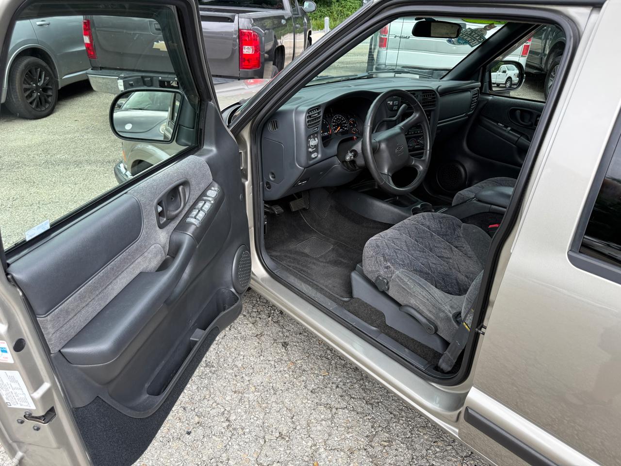 Chevrolet S10 Pickup LS Crew Cab 4WD 2002