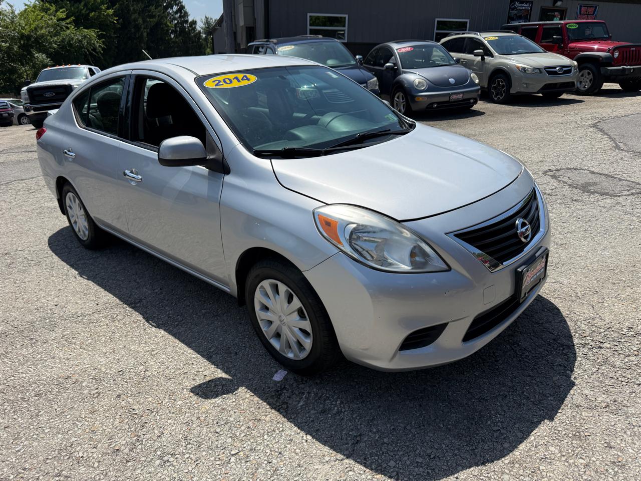 Nissan Versa 1.6 S Plus 2014