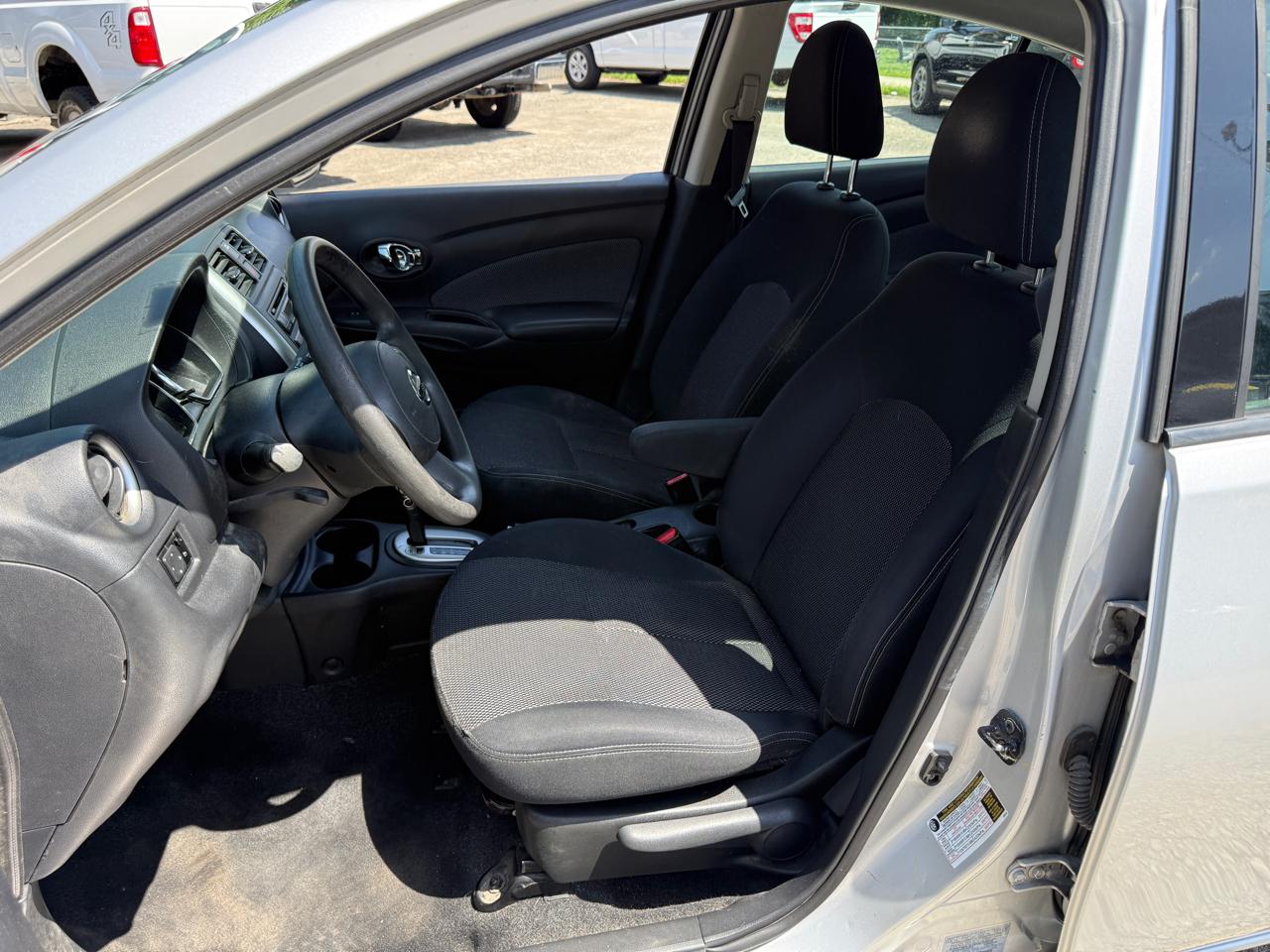 Nissan Versa 1.6 S Plus 2014