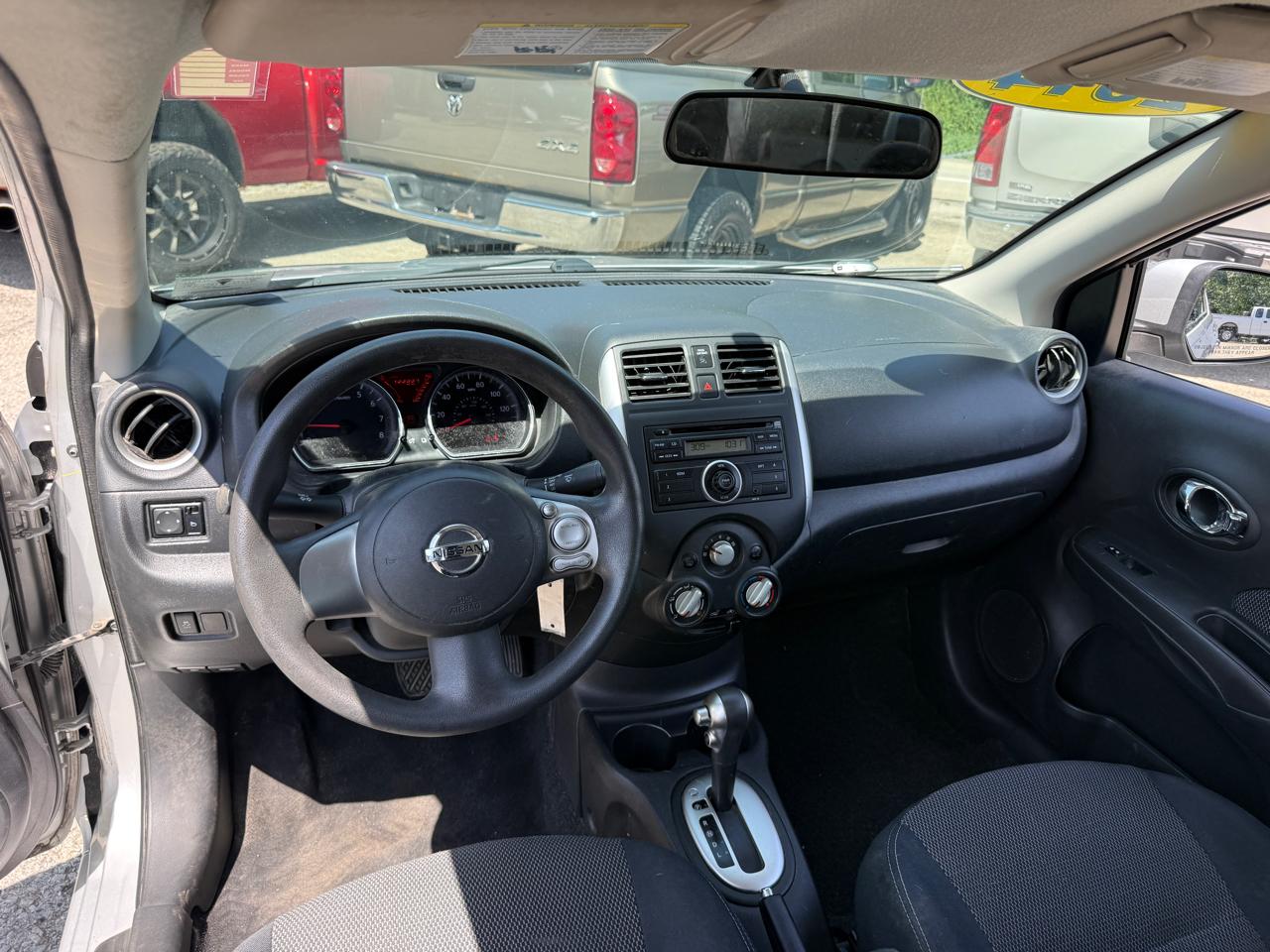 Nissan Versa 1.6 S Plus 2014