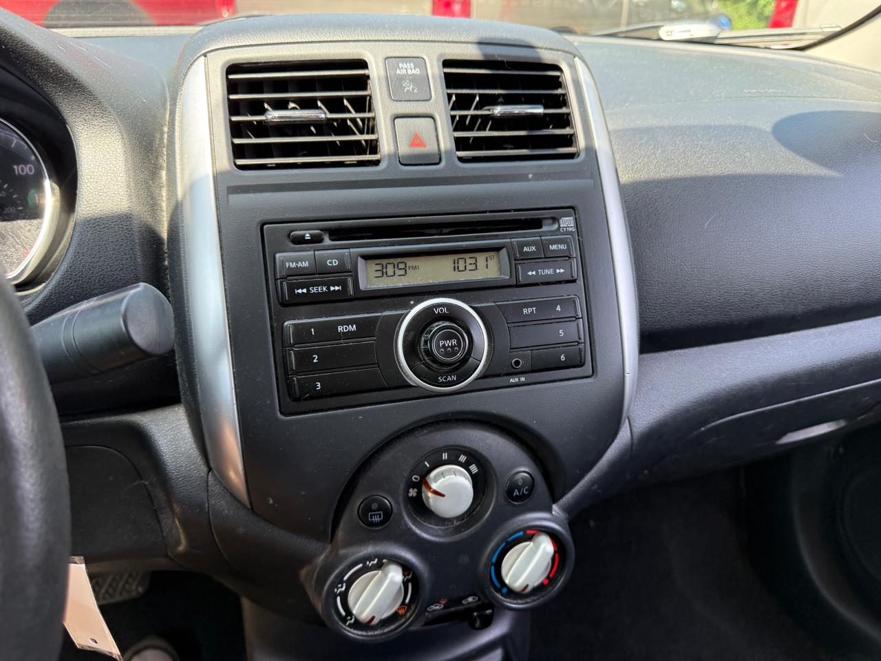 Nissan Versa 1.6 S Plus 2014