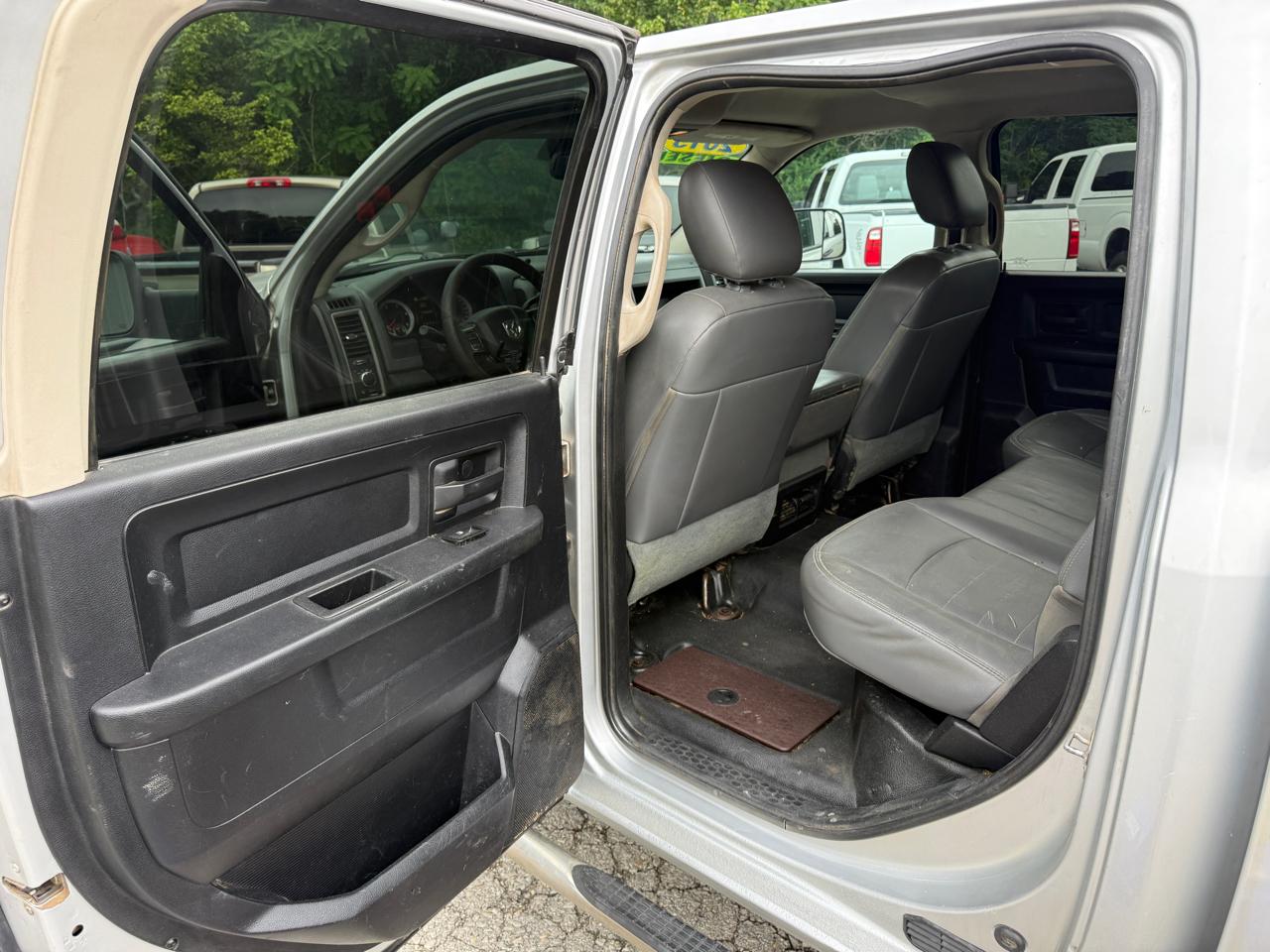 RAM 2500 Tradesman Crew Cab LWB 4WD 2015