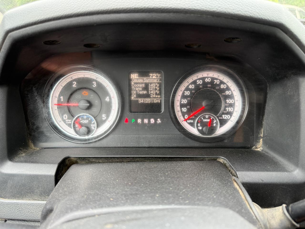 RAM 2500 Tradesman Crew Cab LWB 4WD 2015