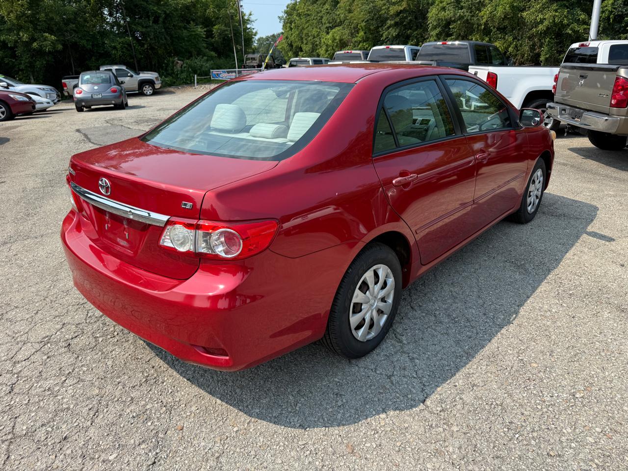 Toyota Corolla LE 4-Speed AT 2011