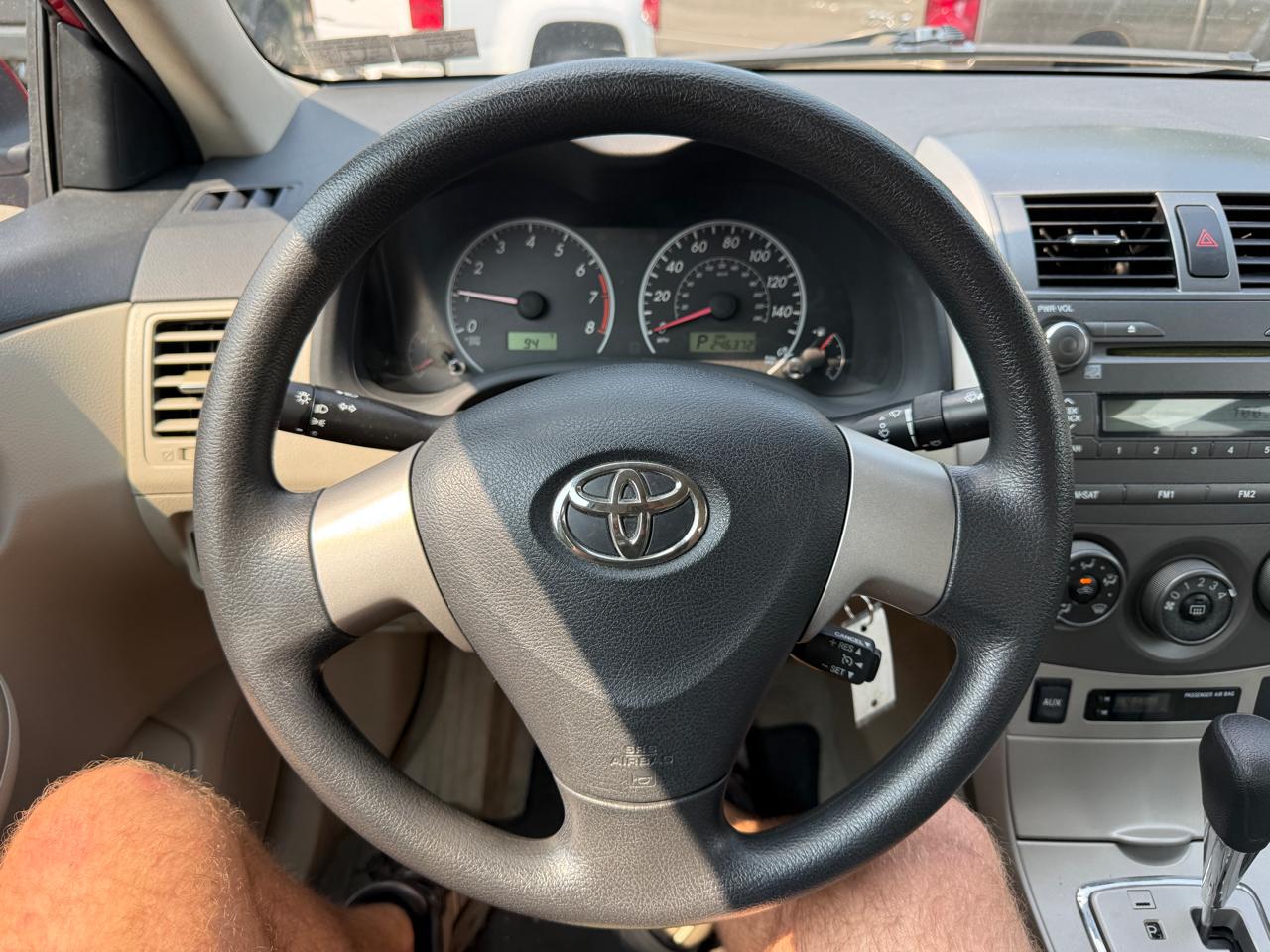 Toyota Corolla LE 4-Speed AT 2011