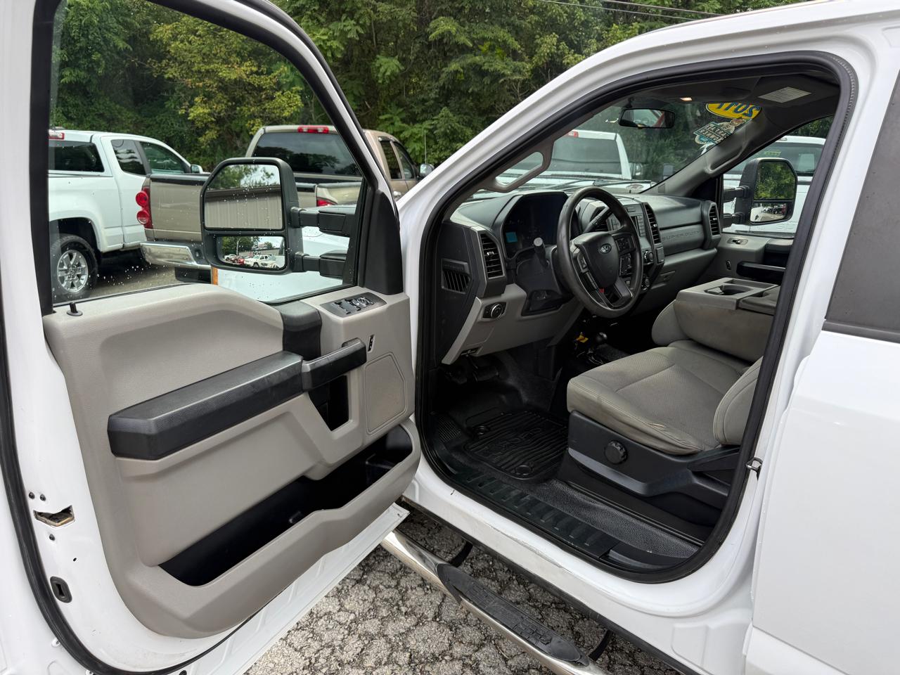 Ford F-250 SD XL Crew Cab 4WD 2017