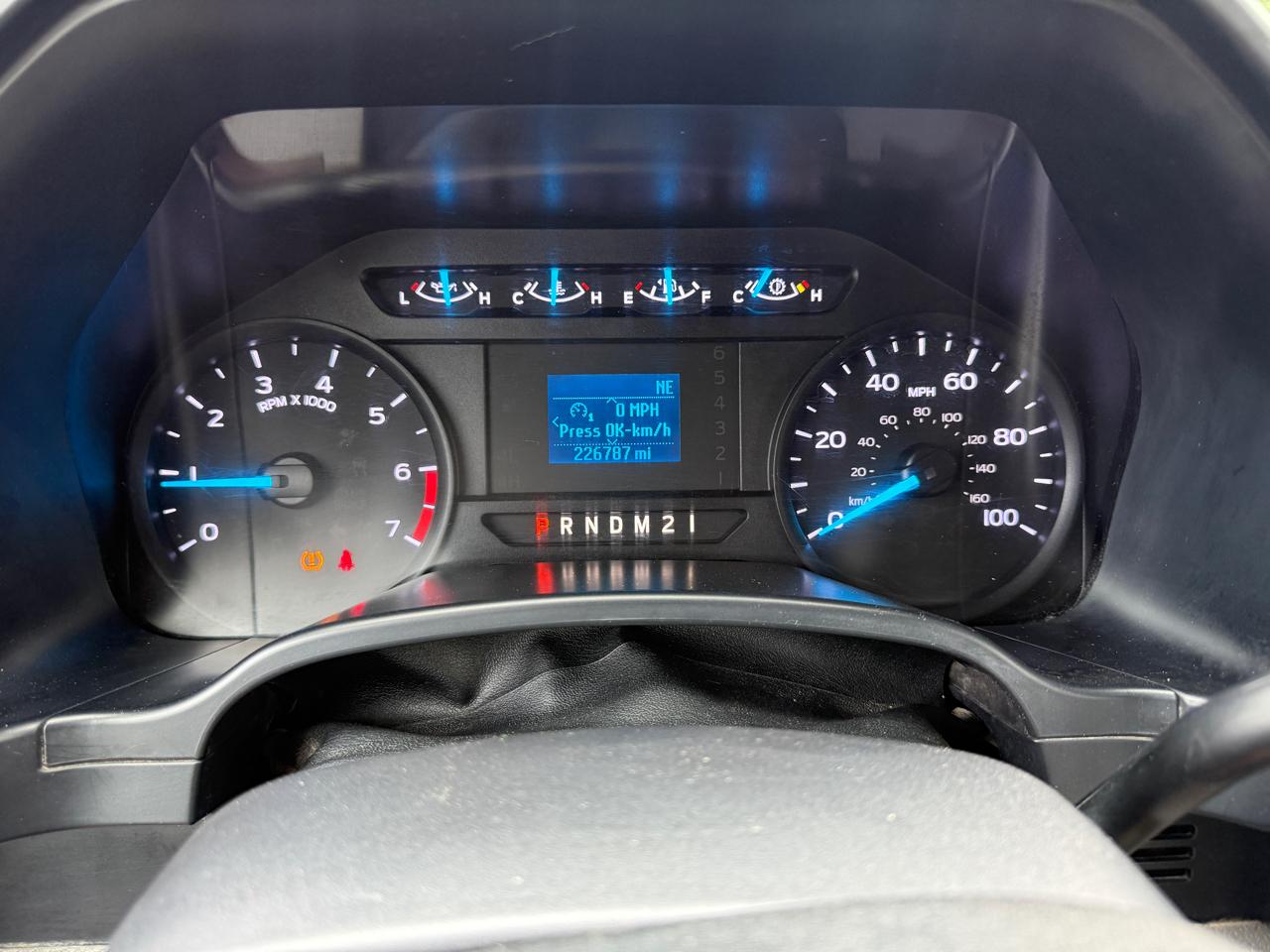 Ford F-250 SD XL Crew Cab 4WD 2017