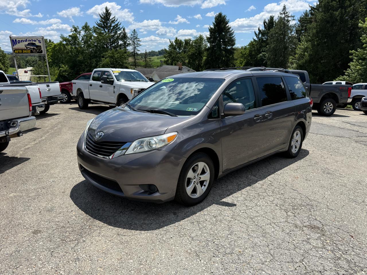 Toyota Sienna LE FWD 8-Passenger V6 2012