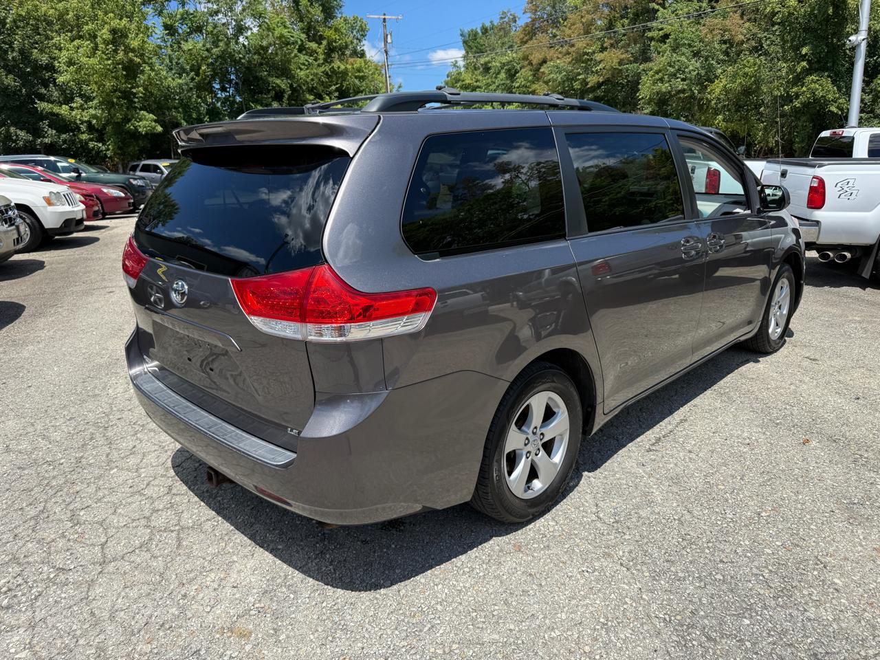 Toyota Sienna LE FWD 8-Passenger V6 2012