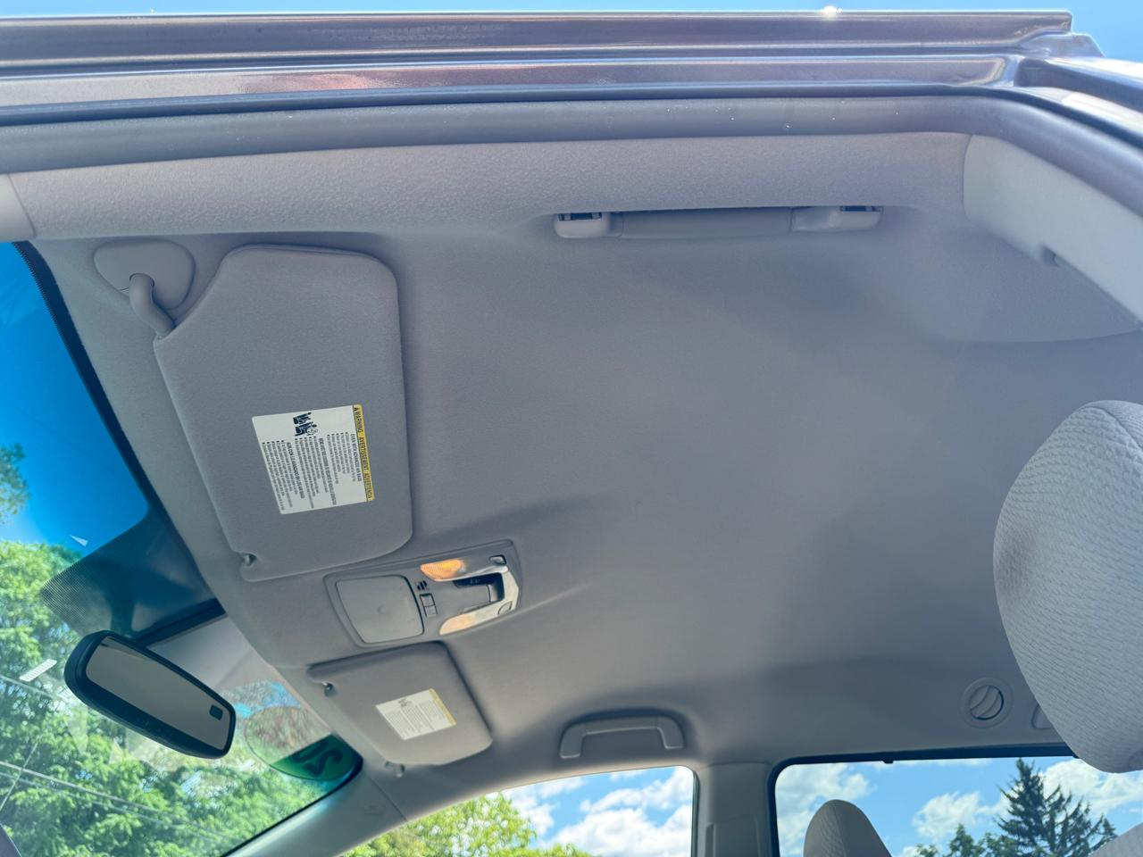 Toyota Sienna LE FWD 8-Passenger V6 2012