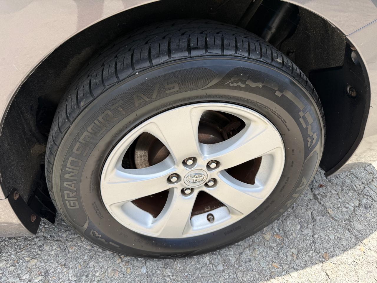 Toyota Sienna LE FWD 8-Passenger V6 2012